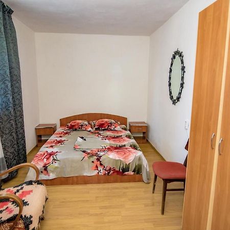ヴァマ・ヴェケOld Houseアパートメント エクステリア 写真